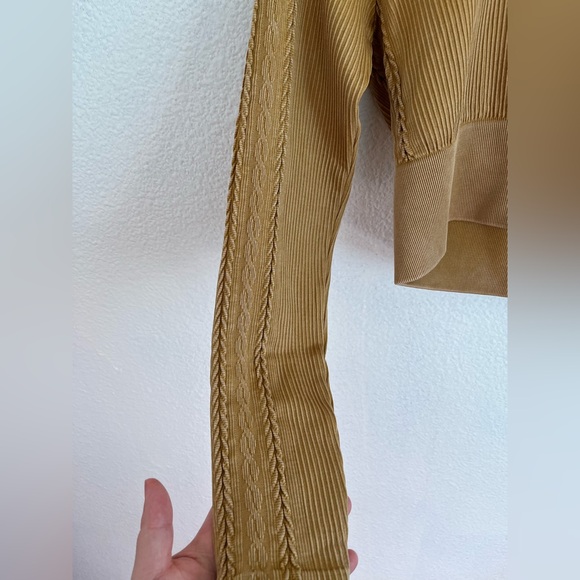 Aerie Offline Seamless Cable Cropped Compression Stonewash Brown Top L - Picture 5 of 13